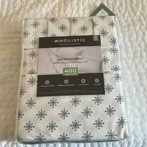 Brand new Wholistic 400 thread count sheets